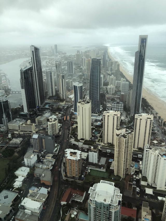 uitzicht over de hoge gebouwen van Gold Coast