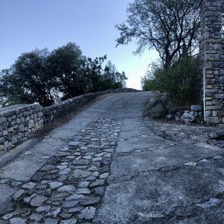 heuvelop op een vroege morgen