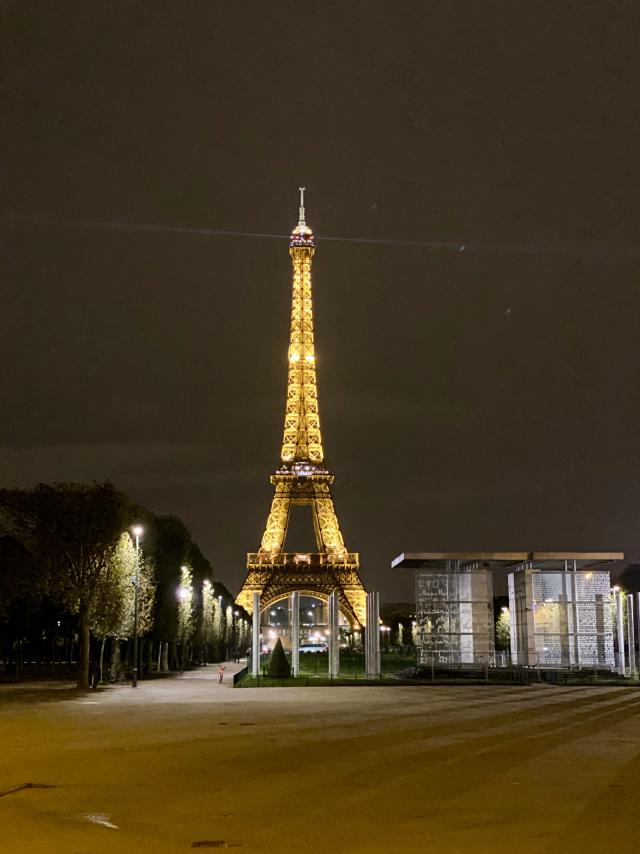 eiffeltoren by night