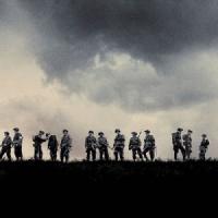 Easy Company op een dijk